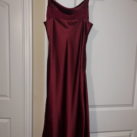 Dress Forum Los Angeles-- Cowl-Neck, Floor-Length Slip Dress in Burgundy - Picture 5 of 6